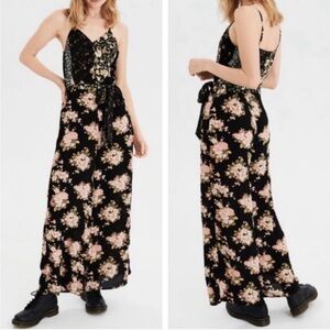 American Eagle floral jumpsuit size medium